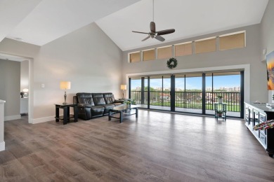 Beautifully updated Penthouse unit in Anchorage Condo with on Jonathans Landing Golf Club in Florida - for sale on GolfHomes.com, golf home, golf lot