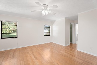 Immaculate 3 bedroom, 2 bath home in the desirable Lexington on Heritage Ridge Golf Club in Florida - for sale on GolfHomes.com, golf home, golf lot