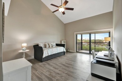 Beautifully updated Penthouse unit in Anchorage Condo with on Jonathans Landing Golf Club in Florida - for sale on GolfHomes.com, golf home, golf lot