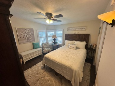 A beautifully cared for and updated 2 bedrooms, 2 bathrooms with on Del Tura Golf and Country Club in Florida - for sale on GolfHomes.com, golf home, golf lot