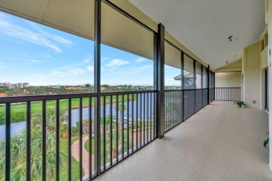 Beautifully updated Penthouse unit in Anchorage Condo with on Jonathans Landing Golf Club in Florida - for sale on GolfHomes.com, golf home, golf lot