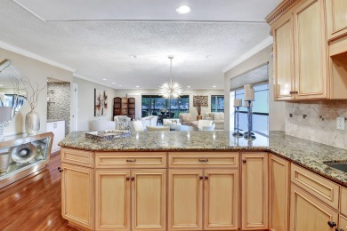 This absolutely beautiful  3-bedroom convertible, 2-bath condo on Hunters Run Golf and Country Club in Florida - for sale on GolfHomes.com, golf home, golf lot