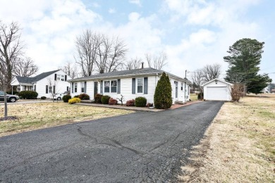 Here's an adorable home nestled right next to the on Lebanon Country Club in Kentucky - for sale on GolfHomes.com, golf home, golf lot