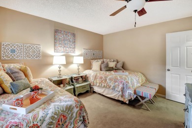 This absolutely beautiful  3-bedroom convertible, 2-bath condo on Hunters Run Golf and Country Club in Florida - for sale on GolfHomes.com, golf home, golf lot