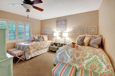 This absolutely beautiful  3-bedroom convertible, 2-bath condo on Hunters Run Golf and Country Club in Florida - for sale on GolfHomes.com, golf home, golf lot