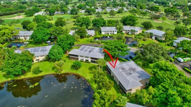 This absolutely beautiful  3-bedroom convertible, 2-bath condo on Hunters Run Golf and Country Club in Florida - for sale on GolfHomes.com, golf home, golf lot