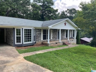 Possible owner financing! Come check out this move in ready on Anniston Municipal Golf Course in Alabama - for sale on GolfHomes.com, golf home, golf lot