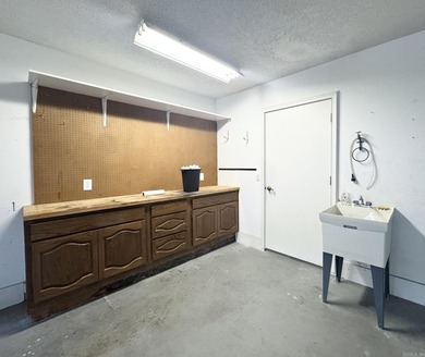 This stunning single family home at 10 Magnifico Way in Hot on Ponce De Leon Golf Course in Arkansas - for sale on GolfHomes.com, golf home, golf lot