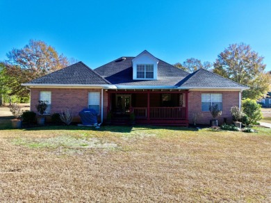 Welcome to your dream home in the highly sought-after Lakewood on Pineview Country Club in Alabama - for sale on GolfHomes.com, golf home, golf lot