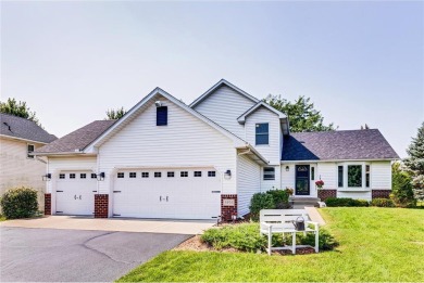 Fabulous modified 2 story home located in the high demand on Oneka Ridge Golf Course in Minnesota - for sale on GolfHomes.com, golf home, golf lot