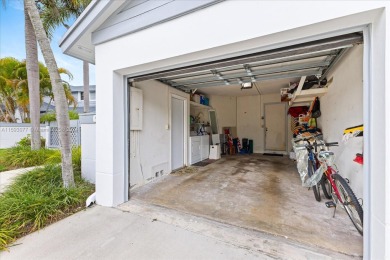 2-Story townhome on a quiet dead end street*Corner unit with a on Jim McLean Signature Course in Florida - for sale on GolfHomes.com, golf home, golf lot