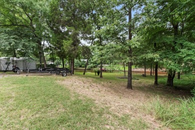 This exceptional property offers 352 feet of platted waterfront on Pinnacle Golf and Boat Club in Texas - for sale on GolfHomes.com, golf home, golf lot