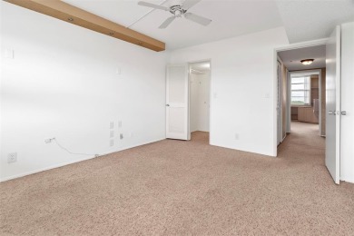 Spacious 3-bed, 2.5-bath condo in sought-after Palm Aire on Oaks on Palm-Aire Country Club and Resort - Palms in Florida - for sale on GolfHomes.com, golf home, golf lot