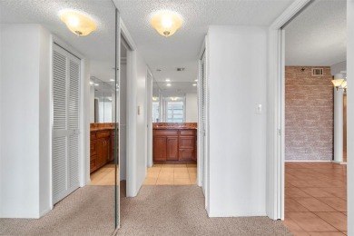 Spacious 3-bed, 2.5-bath condo in sought-after Palm Aire on Oaks on Palm-Aire Country Club and Resort - Palms in Florida - for sale on GolfHomes.com, golf home, golf lot