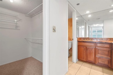 Spacious 3-bed, 2.5-bath condo in sought-after Palm Aire on Oaks on Palm-Aire Country Club and Resort - Palms in Florida - for sale on GolfHomes.com, golf home, golf lot