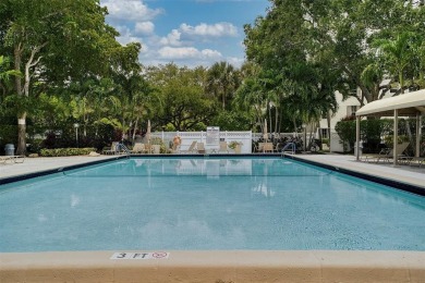 Spacious 3-bed, 2.5-bath condo in sought-after Palm Aire on Oaks on Palm-Aire Country Club and Resort - Palms in Florida - for sale on GolfHomes.com, golf home, golf lot