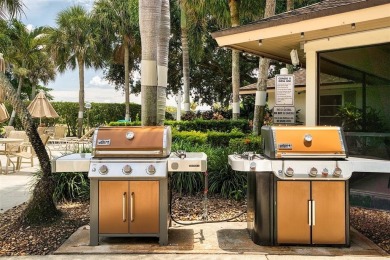 Spacious 3-bed, 2.5-bath condo in sought-after Palm Aire on Oaks on Palm-Aire Country Club and Resort - Palms in Florida - for sale on GolfHomes.com, golf home, golf lot