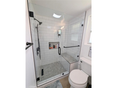 PRICE ADJUSTMENT. BRING YOUR BEST OFFER FOR SELLER REVIEW. 55+ on Leisure Village Par 3 Golf Course in California - for sale on GolfHomes.com, golf home, golf lot