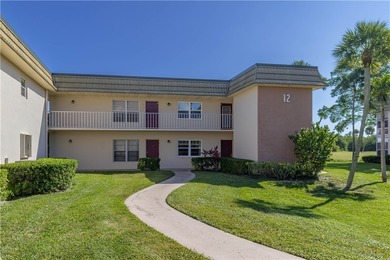 Beautifully renovated 2/2 condo in the 55+ active community of on Vero Beach South Golf Course in Florida - for sale on GolfHomes.com, golf home, golf lot