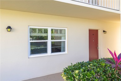 Beautifully renovated 2/2 condo in the 55+ active community of on Vero Beach South Golf Course in Florida - for sale on GolfHomes.com, golf home, golf lot