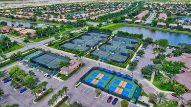 Beautifullly remodeled 1 bedroom in resort style Kings Point-new on Kings Point Golf -Flanders Way in Florida - for sale on GolfHomes.com, golf home, golf lot