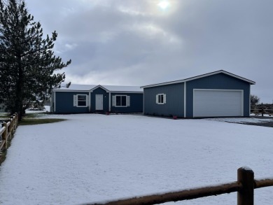 New and move-in ready! Located on the 5th green of the Christmas on Christmas Valley Golf Course in Oregon - for sale on GolfHomes.com, golf home, golf lot