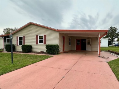 NO BOND! Furnished 2/2 turnkey open floor plan WOOD FRAME HOME! on Lakes of Lady Lake Golf Course in Florida - for sale on GolfHomes.com, golf home, golf lot