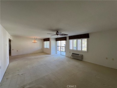End unit, 3-bedroom, 2-bathroom Villa Puerta, boasting mountain on Leisure Village Par 3 Golf Course in California - for sale on GolfHomes.com, golf home, golf lot
