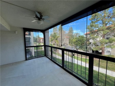 End unit, 3-bedroom, 2-bathroom Villa Puerta, boasting mountain on Leisure Village Par 3 Golf Course in California - for sale on GolfHomes.com, golf home, golf lot