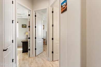 Beautiful RV Garage Home Near the Golf Course! This like-new on London Bridge Golf Course in Arizona - for sale on GolfHomes.com, golf home, golf lot