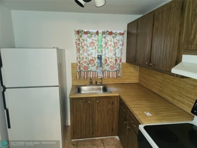55+ COMMUNITY, UNIT IS ON THE 2nd FLOOR, WELL KEPT BUILDING #120 on Sunrise Lakes Phase III in Florida - for sale on GolfHomes.com, golf home, golf lot