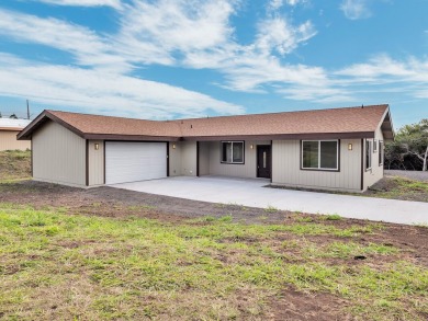 **Brand NEW 2025 build in beautiful Discovery Harbour!**This on Discovery Harbour Golf Course in Hawaii - for sale on GolfHomes.com, golf home, golf lot