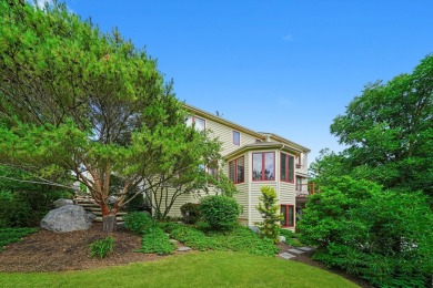 First time on the market. Golfers, this is the home! Nestled in on Antioch Golf Club in Illinois - for sale on GolfHomes.com, golf home, golf lot