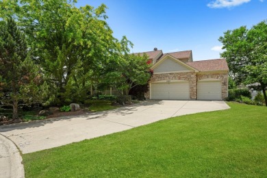 First time on the market. Golfers, this is the home! Nestled in on Antioch Golf Club in Illinois - for sale on GolfHomes.com, golf home, golf lot