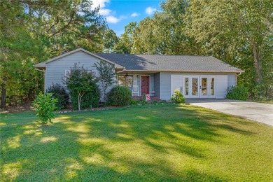 Don't miss your opportunity to own a well maintained home in the on The Trail At Chickasaw Pointe in South Carolina - for sale on GolfHomes.com, golf home, golf lot