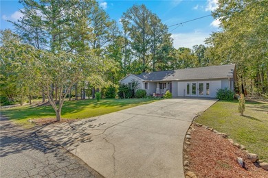 Don't miss your opportunity to own a well maintained home in the on The Trail At Chickasaw Pointe in South Carolina - for sale on GolfHomes.com, golf home, golf lot
