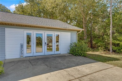 Don't miss your opportunity to own a well maintained home in the on The Trail At Chickasaw Pointe in South Carolina - for sale on GolfHomes.com, golf home, golf lot