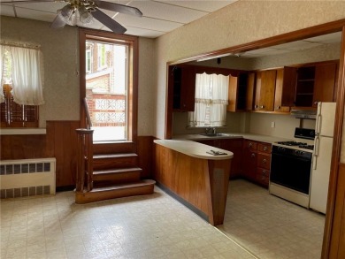 1-Family Home with Private Driveway and Garage
This one-family on Dyker Beach Golf Course in New York - for sale on GolfHomes.com, golf home, golf lot