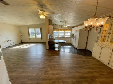 This home is ready for its new owners and has plenty of room!! on Water Oak Country Club Estates in Florida - for sale on GolfHomes.com, golf home, golf lot