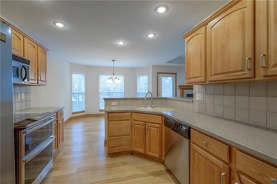 Meticulously maintained and move in ready! True ranch with 3 on Drumm Farm Golf Course in Missouri - for sale on GolfHomes.com, golf home, golf lot