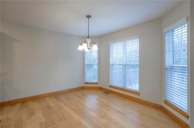 Meticulously maintained and move in ready! True ranch with 3 on Drumm Farm Golf Course in Missouri - for sale on GolfHomes.com, golf home, golf lot