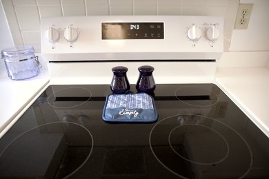 This lovely, 2/2 manufactured home on leased land in Lake on Pine Lakes Country Club in Florida - for sale on GolfHomes.com, golf home, golf lot