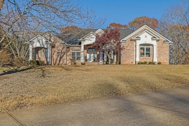 Beautiful CUSTOM-BUILT RANCH-style home on 2.94 acres! Primary on Hawks Ridge Golf Club in Georgia - for sale on GolfHomes.com, golf home, golf lot