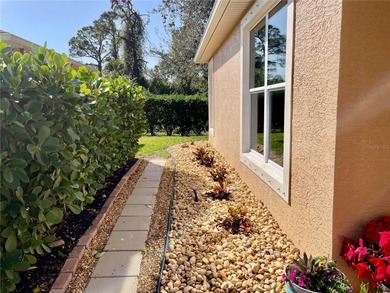 Stunning end unit, 3/2/2, 2013 built, split floor plan, 1471sf on Bobcat Trail Golf Club in Florida - for sale on GolfHomes.com, golf home, golf lot