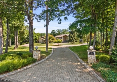 IRRESISTIBLE VALUE. Vacation and Work at Home in sought-after on Basking Ridge Country Club in New Jersey - for sale on GolfHomes.com, golf home, golf lot