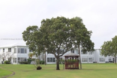 Lovely 2/2 condo in the tranquil community of Leisureville with on Leisureville Community Association in Florida - for sale on GolfHomes.com, golf home, golf lot