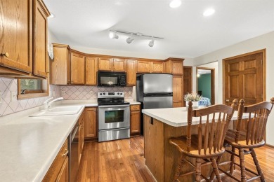 This stunning 4-bedroom, 2-story home is perfectly located just on High Cliff Golf Course in Wisconsin - for sale on GolfHomes.com, golf home, golf lot