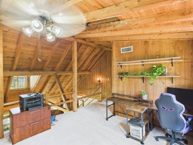 Charming 2-bedroom, 2-bathroom home with a spacious loft on Idylwild Golf Club in Texas - for sale on GolfHomes.com, golf home, golf lot