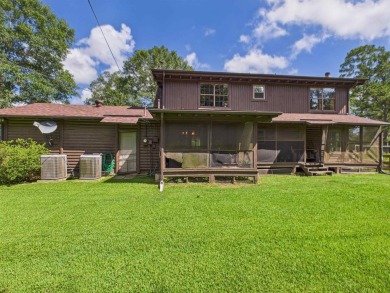 Charming 2-bedroom, 2-bathroom home with a spacious loft on Idylwild Golf Club in Texas - for sale on GolfHomes.com, golf home, golf lot