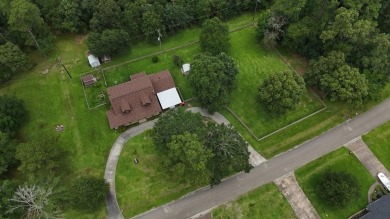 Charming 2-bedroom, 2-bathroom home with a spacious loft on Idylwild Golf Club in Texas - for sale on GolfHomes.com, golf home, golf lot
